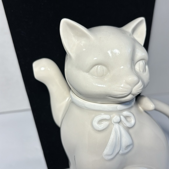 VTG Cat Lidded Teapot By Crowning Touch Collection Japan White 6 5/8” Ceramic - Picture 2 of 10